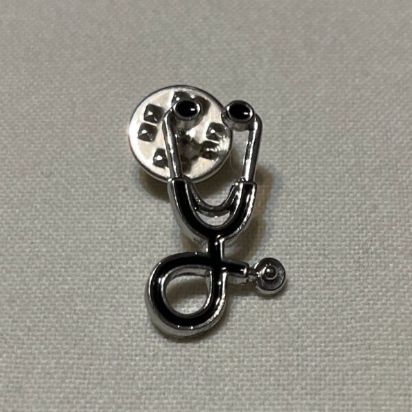 Broche stéthoscope 1